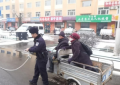 春雷行动：三轮车路边故障 通河公安暖心救助